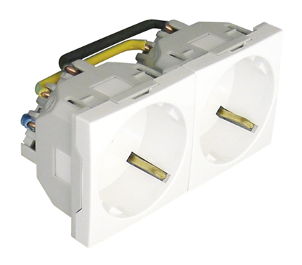 BLOCK TWO EARTH SOCKETS (SCHUKO)-4 MOD WHITE 